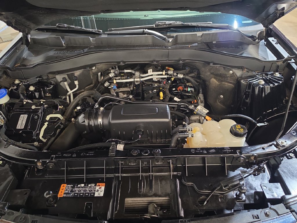 Used 2023 Ford Explorer XLT AWD/4WD image 17