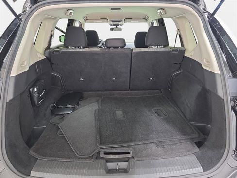 Used 2023 Nissan Rogue SV image 34