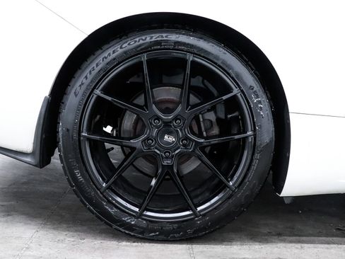 Used 2017 INFINITI Q60 w/ Premium Plus Package 3.0T image 9