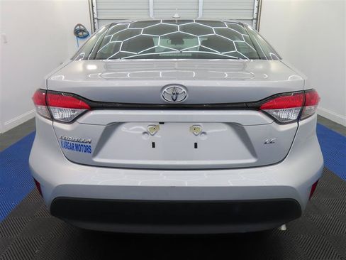 Used 2025 Toyota Corolla LE FWD image 11