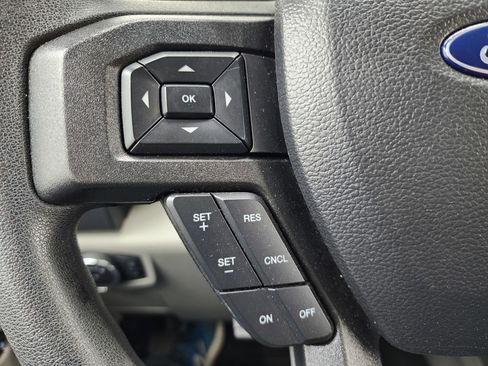 Used 2022 Ford F350 XLT w/ Black Appearance Package image 17