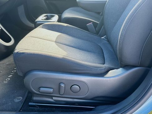 Used 2022 Hyundai Ioniq 5 SE w/ Cargo Package image 16