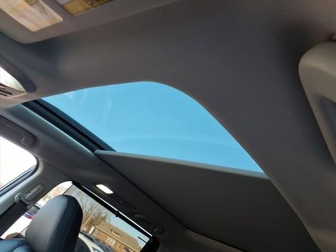 Certified 2022 Subaru Ascent Limited w/ Technology Package image 10