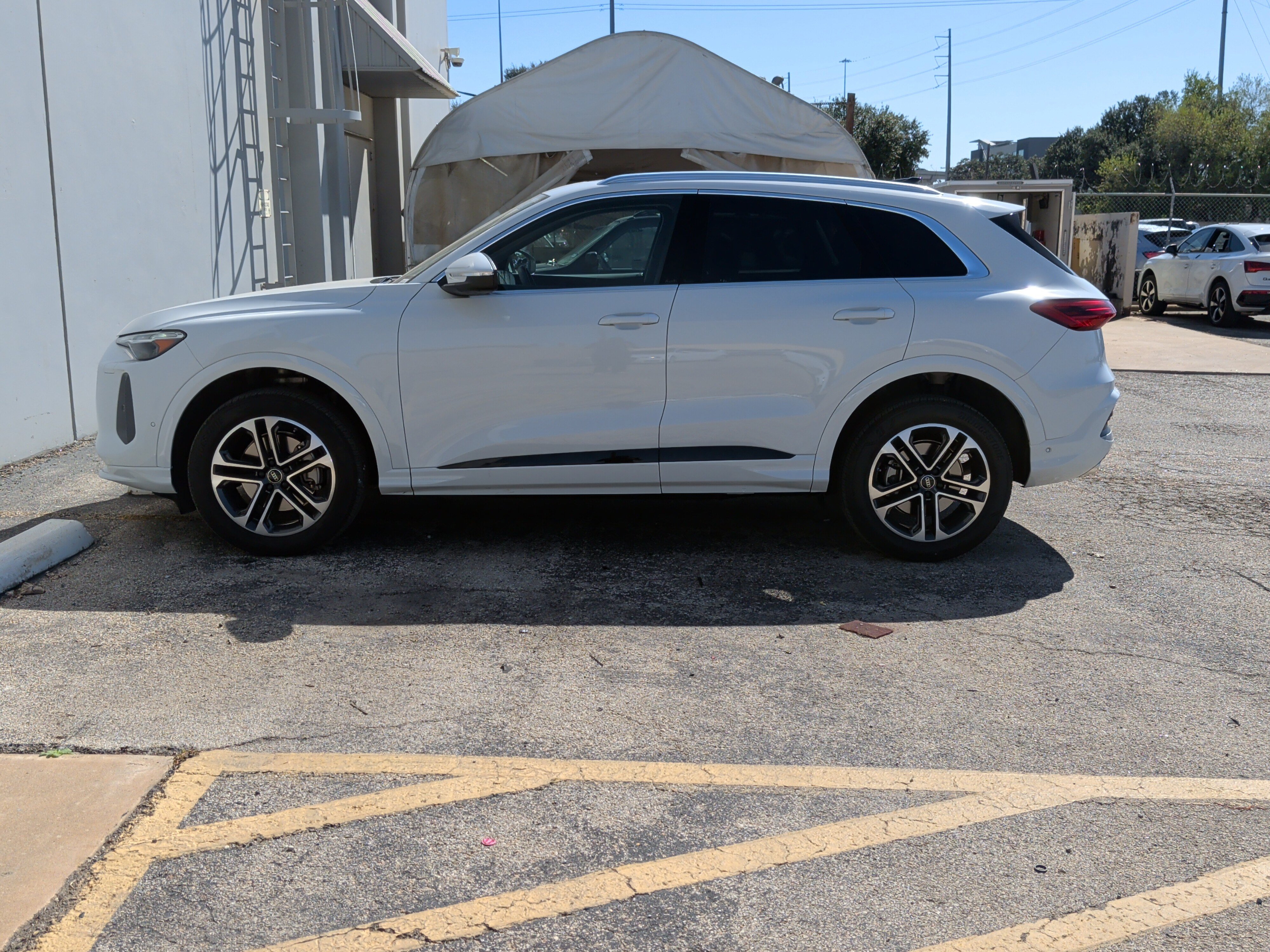 Used 2025 Audi Q5 Premium Plus w/ Premium Plus AWD/4WD image 6