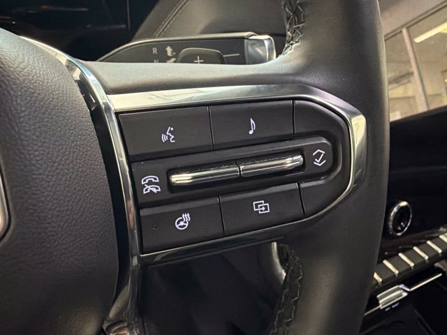 Used 2025 GMC Yukon Denali w/ Sun & Power Step Package AWD/4WD image 41