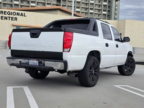 Used 2004 Chevrolet Avalanche Z66 w/ Preferred Equipment Group image 6