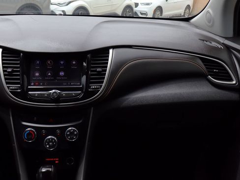 Used 2020 Chevrolet Trax LS FWD image 44