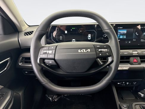 Used 2025 Kia K4 EX FWD image 12