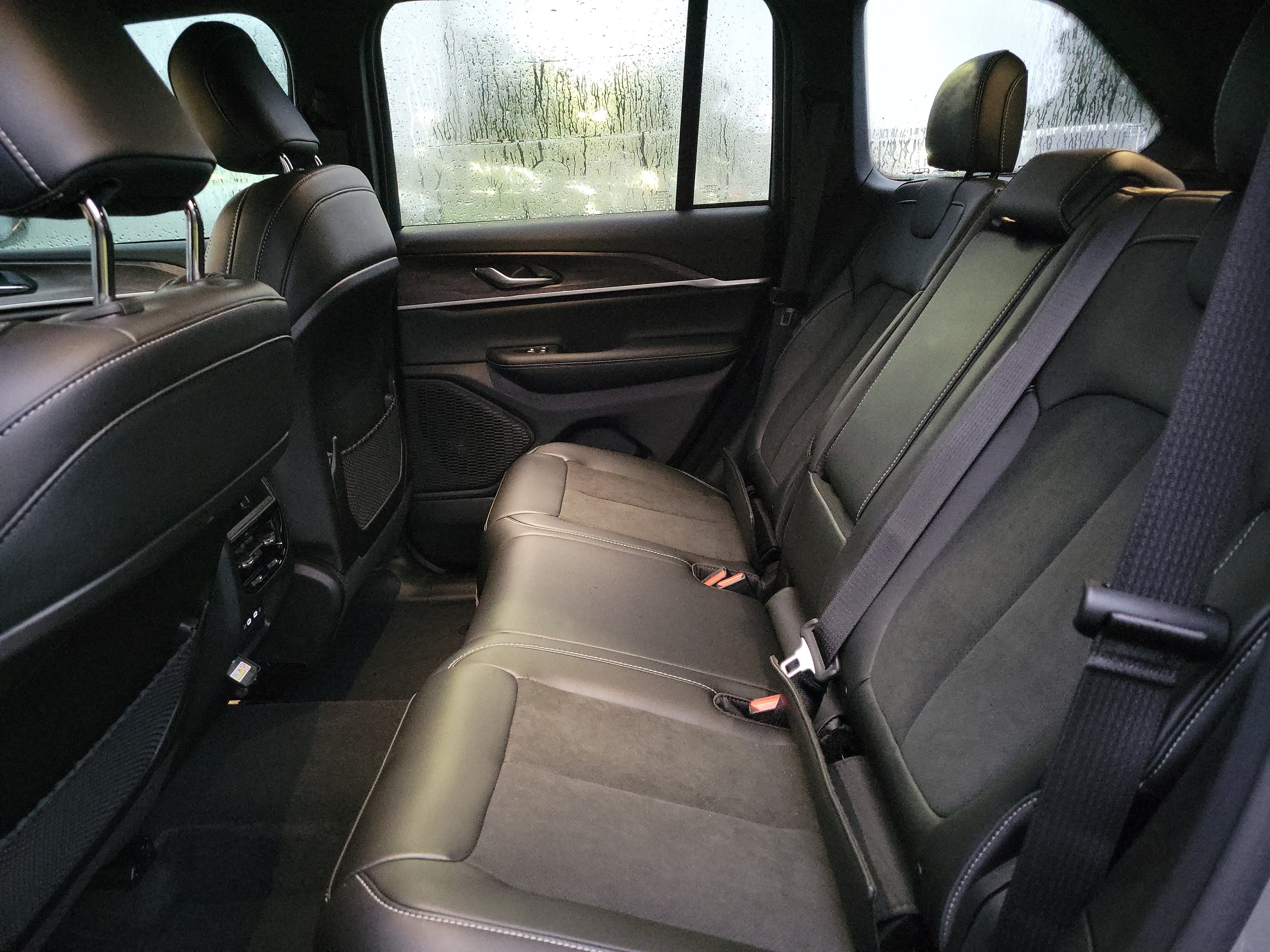 New 2027 Jeep Grand Cherokee Altitude RWD image 6