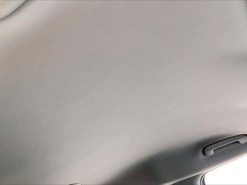 Used 2025 Kia Carnival FWD image 14
