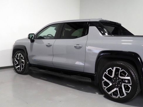 Used 2025 Chevrolet Silverado EV RST image 69