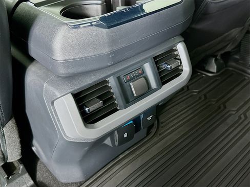 Used 2024 Ford F150 Lightning Lariat image 27