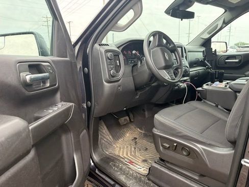 Used 2023 Chevrolet Silverado 1500 Custom Trail Boss w/ LPO, Dark Essentials Package AWD/4WD image 5