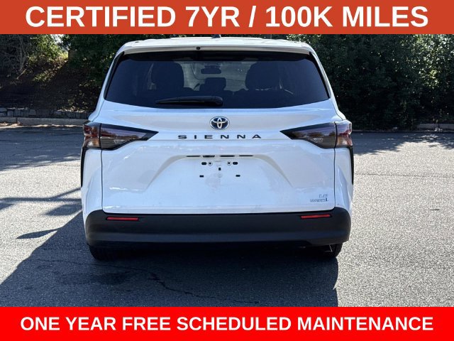 Used 2024 Toyota Sienna LE FWD image 3