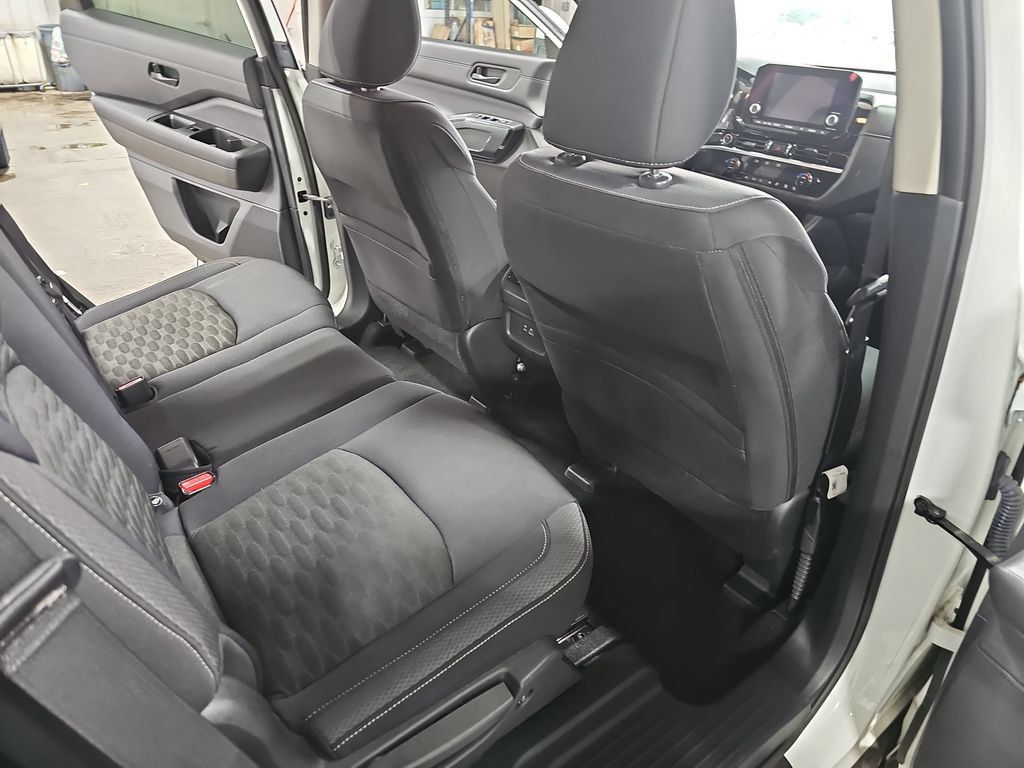 Certified 2024 Nissan Pathfinder SV AWD/4WD image 11
