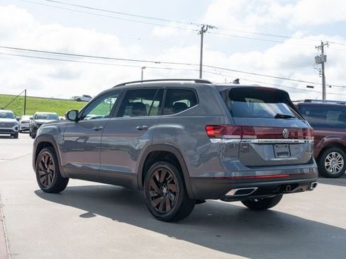 New 2026 Volkswagen Atlas SE FWD image 4