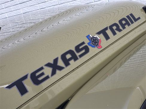 New 2025 Jeep Gladiator Sport image 7