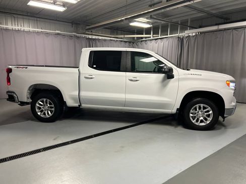 Used 2023 Chevrolet Silverado 1500 LT AWD/4WD image 8