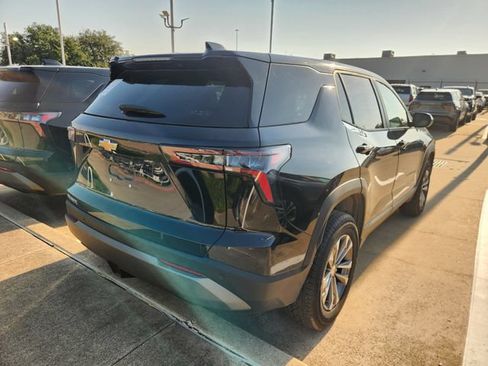 Used 2026 Chevrolet Equinox LT FWD image 6