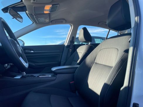 Used 2025 Nissan Altima 2.5 SV image 27