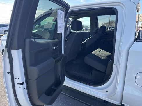 Used 2022 Chevrolet Silverado 1500 LT Trail Boss w/ LPO, Dark Essentials Package image 17