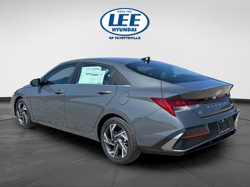 New 2026 Hyundai Elantra Limited FWD image 7