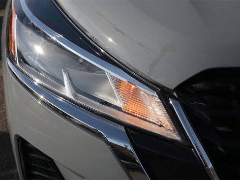 Certified 2024 Nissan Kicks SV image 11