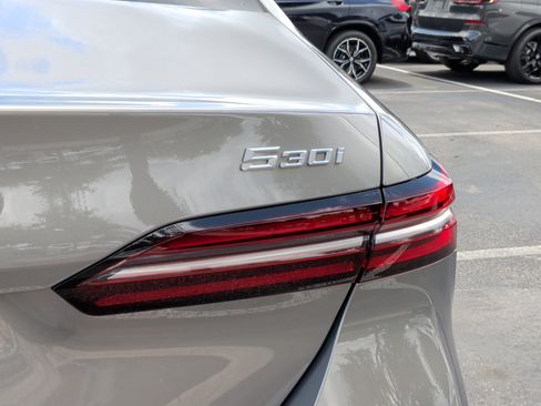 Used 2026 BMW 530i RWD image 11