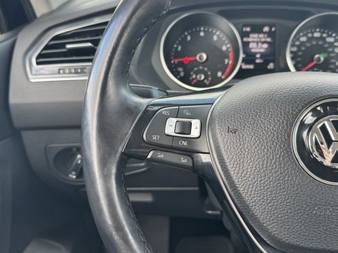 Used 2018 Volkswagen Tiguan SE image 10
