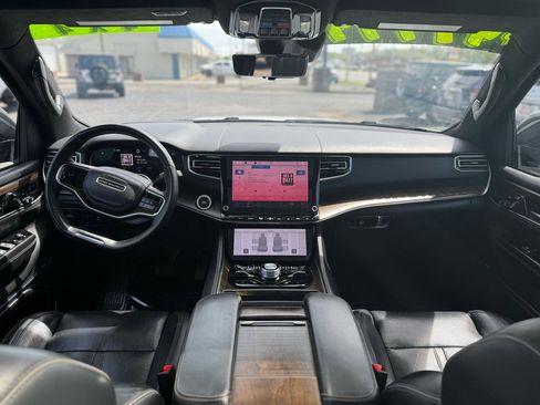 Used 2023 Jeep Grand Wagoneer Series II AWD/4WD image 19