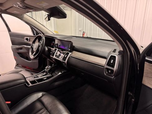 Used 2023 Kia Sorento S w/ Panoramic Sunroof Package AWD/4WD image 44