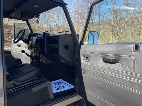 Used 1991 Land Rover Defender 90 image 11