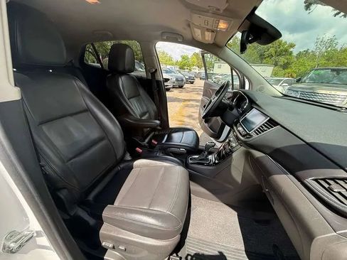 Used 2017 Buick Encore Essence FWD image 18