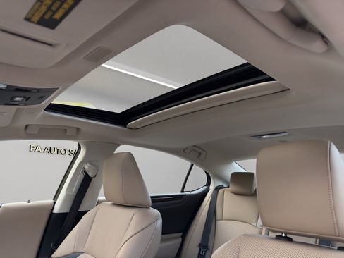 Used 2020 Lexus ES 350 w/ Premium Package image 25