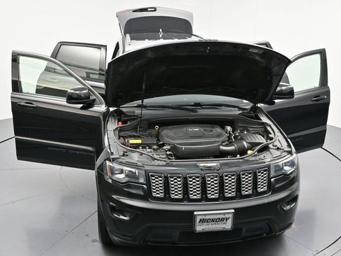 Used 2017 Jeep Grand Cherokee Altitude AWD/4WD image 44