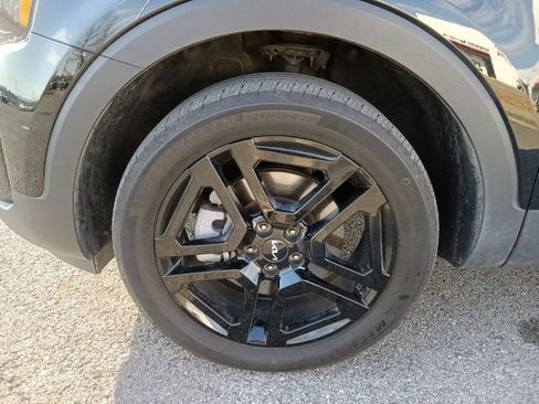 Used 2024 Kia Telluride EX X-Line image 11