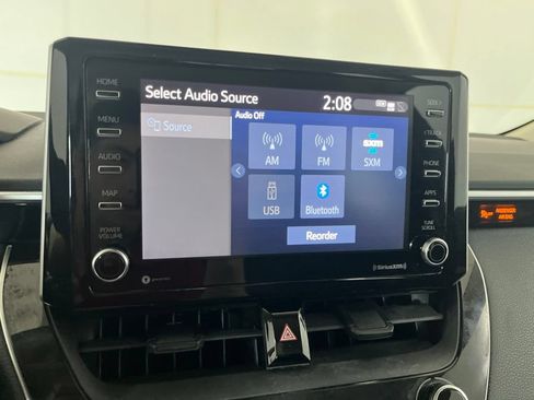 Used 2021 Toyota Corolla LE FWD image 64