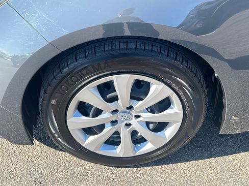 Used 2025 Toyota Corolla LE image 38