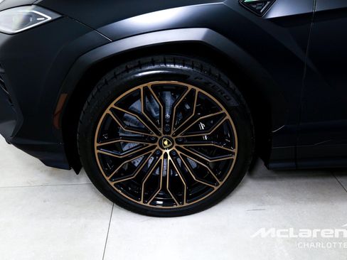 Used 2025 Lamborghini Urus S AWD/4WD image 41