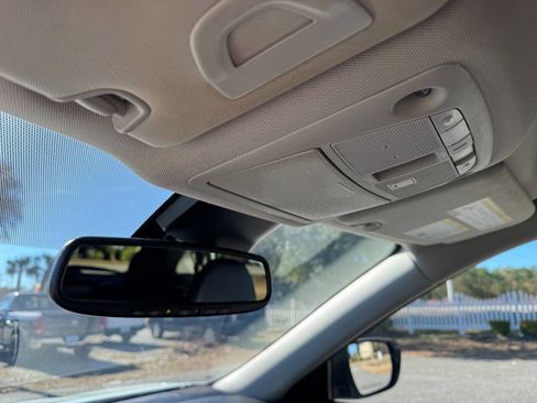 Used 2019 Nissan Rogue SL w/ Premium Package image 26