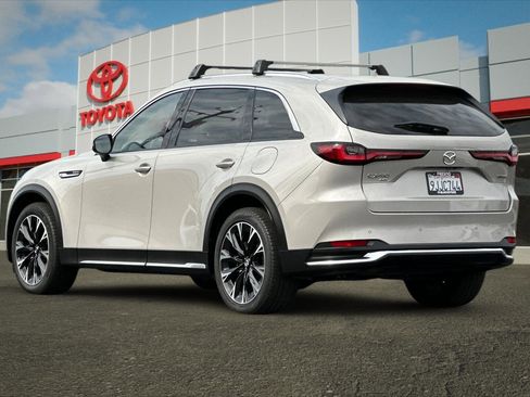 Used 2024 MAZDA CX-90 Plug-In Hybrid w/ Premium Pkg AWD/4WD image 5
