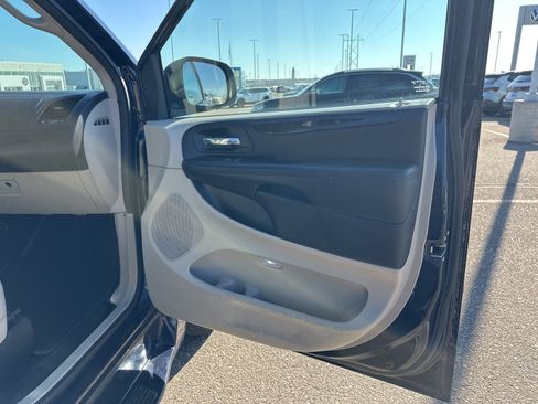 Used 2014 Dodge Grand Caravan SE w/ Quick Order Package 29E SE FWD image 39