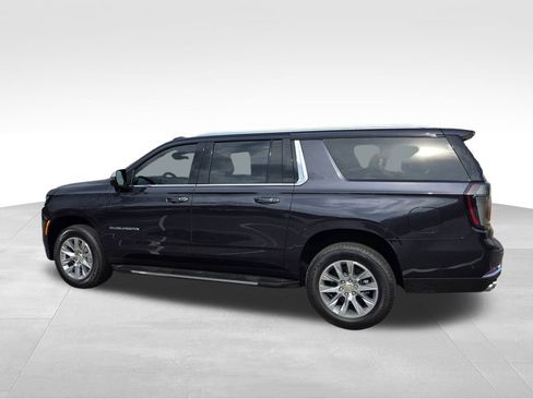 New 2026 Chevrolet Suburban Premier image 4