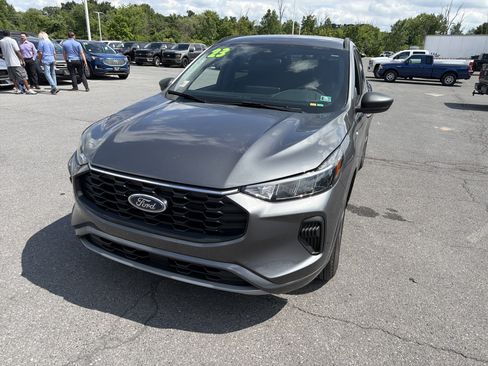 Used 2023 Ford Escape ST-Line w/ Tech Pack #1 AWD/4WD image 8