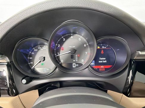 Certified 2026 Porsche Macan AWD/4WD image 19