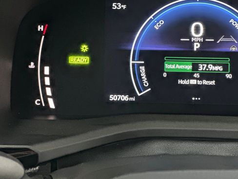 Used 2025 Toyota Camry LE image 24