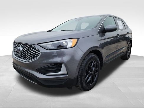 Used 2023 Ford Edge SEL image 3