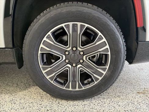 Used 2024 Jeep Wagoneer L Series II w/ Flexible Seating Group image 39