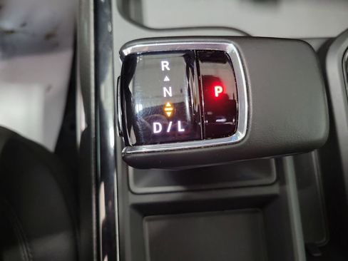 Used 2024 Chevrolet Silverado 1500 ZR2 w/ Technology Package AWD/4WD image 46