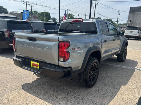 Used 2023 Chevrolet Colorado Trail Boss AWD/4WD image 5